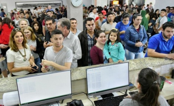 Poco más de 5 mil personas llegaron a Itaipu el fin de semana