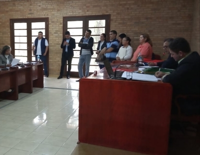 Vecinos exigen desmantelamiento de antena instalada en medio de viviendas
