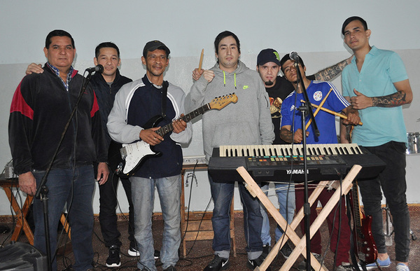 Dentro de Tacumbú experimentan la “libertad” mediante la música » Ñanduti