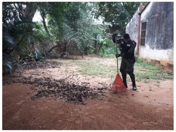 Patrulleros y Linces limpiaron la casa de una abuelita