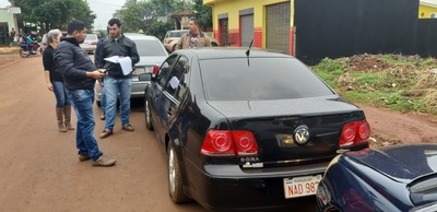 Aprehenden a dos personas, requisan dinero y cocaína - ADN Paraguayo