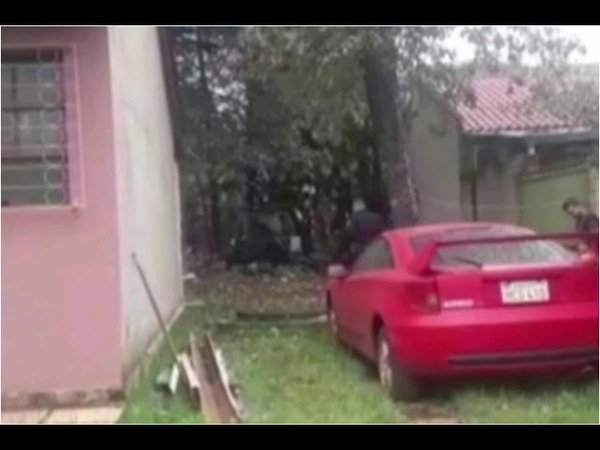 ENTRÓ A ROBAR, CAYÓ DEL TECHO Y MURIÓ