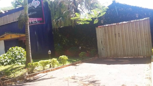 HOY / Senabico está "rifando" moteles de Cucho, denuncia su abogado