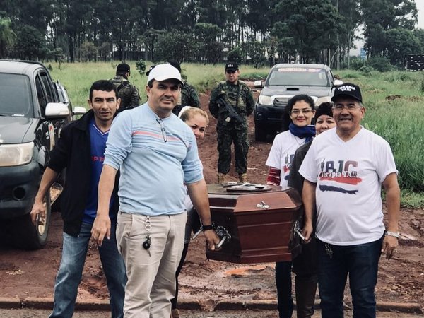 Pedro Juan espera a Abdo con un ataúd - Nacionales - ABC Color
