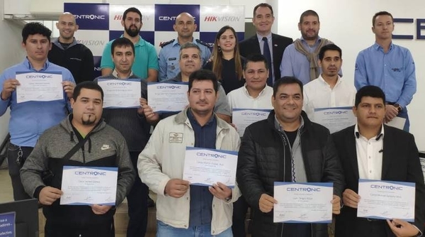HOY / Centronic entrega certificados a empresas de seguridad