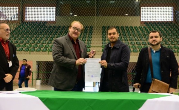 Oficialmente la Gobernación entregó polideportivo a la Municipalidad
