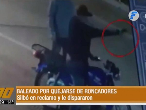 Silbó a motoqueiros por sus ruidosos roncadores y ligó un balazo