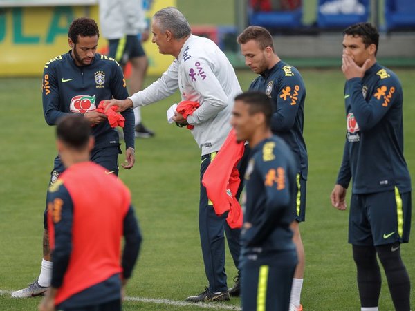 Tite asegura que no prejuzgará a Neymar