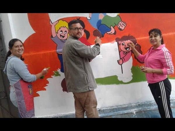 DOCENTES EMBELLECEN ESCUELAS PINTANDO SUS MURALES