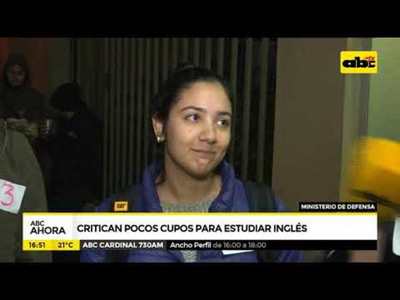 Critican pocos cupos para estudiar inglés - Tv - ABC Color