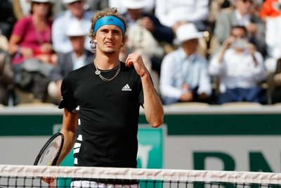 Zverev vuelve a sudar para derrotar a Fognini - Deportes - ABC Color