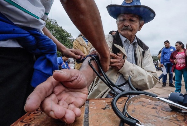 Salud Pública registra más de 30 mil atenciones en zonas inundadas - ADN Paraguayo