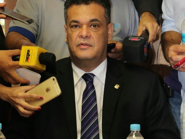 Militarización de PJC 'sería ir contra la Constitución', afirma diputado Robert Acevedo - Radio 1000 AM