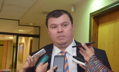 HOY / Amarilla se ve acorralado y pide apoyo liberal