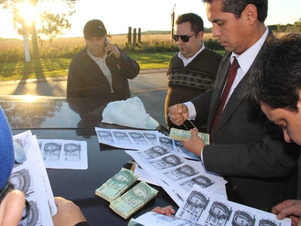 Detenido un periodista por supuesta extorsión - Radio 1000 AM