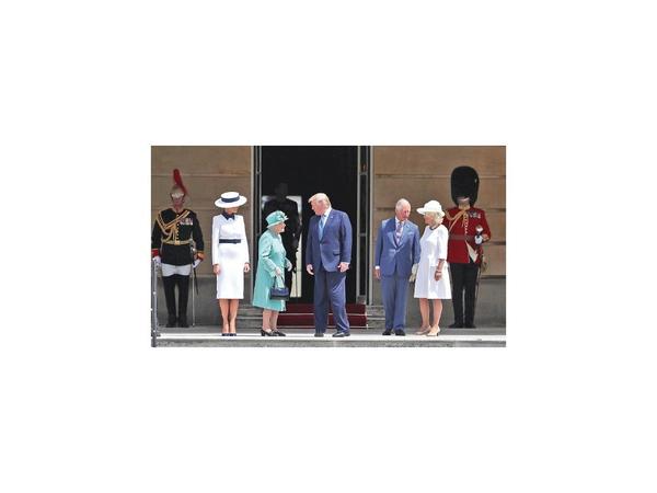 Trump inicia visita al Reino Unido insultando al alcalde de Londres