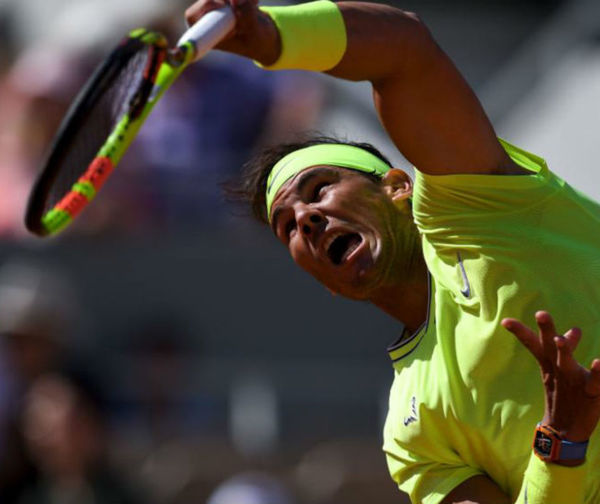 Victoria 90 de Nadal en Roland Garros, mientras que Federer camina fácilmente a los cuartos de final.