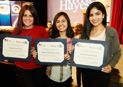 Ceremonia y premiación de Becas Hayes - Edicion Impresa - ABC Color