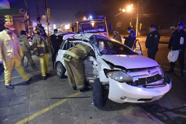 Un herido tras violento choque sobre ruta II - Nacionales - ABC Color