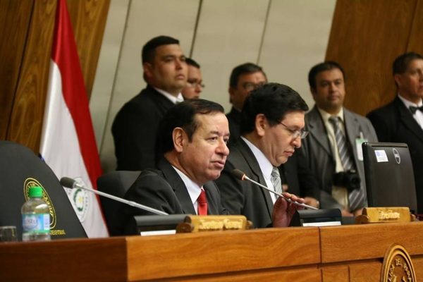 Se manifiestan contra Miguel Cuevas y a favor del fiscal