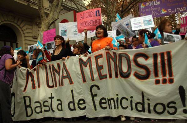 Mujeres argentinas siguen diciendo "basta" en quinta marcha de 'Ni Una Menos' » Ñanduti