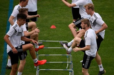UEFA aplaza introducción de las nuevas reglas - Deportes - ABC Color