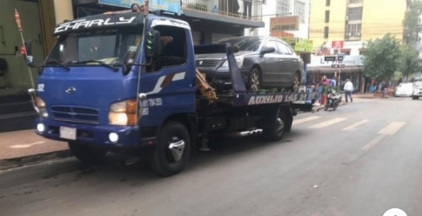 Desde mañana, llevarán con grúa autos mal estacionados