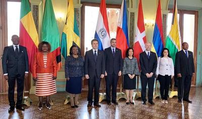 Embajadores presentaron cartas credenciales al presidente Abdo Benítez | .::Agencia IP::.