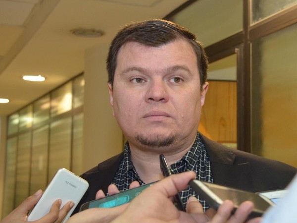 Dionisio Amarilla dice que toma 'sin lloro' su inminente destitución y anuncia que seguirá haciendo política - Radio 1000 AM