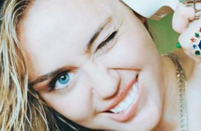 Fan besó sin su consentimiento a Miley Cyrus en Barcelona - C9N