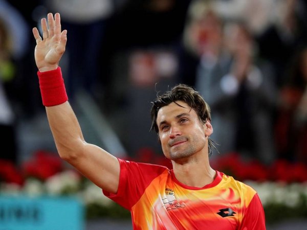 David Ferrer se emociona en el homenaje que le rinde Roland Garros