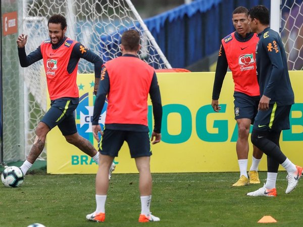 Un Brasil aún incompleto se foguea con el campeón asiático