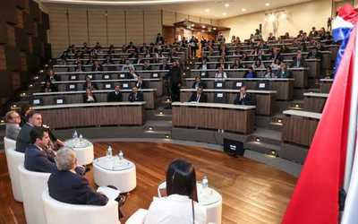Políticas fiscales y monetarias adecuadas alejan a Paraguay de la hiperinflación, afirman | .::Agencia IP::.
