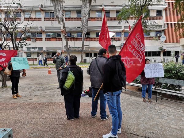 Asegurados piden renuncia de titular del IPS y fin de tercerizaciones - ADN Paraguayo