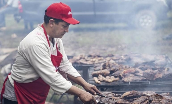 HOY / Cocacola, presente en la Comilona de Teletón