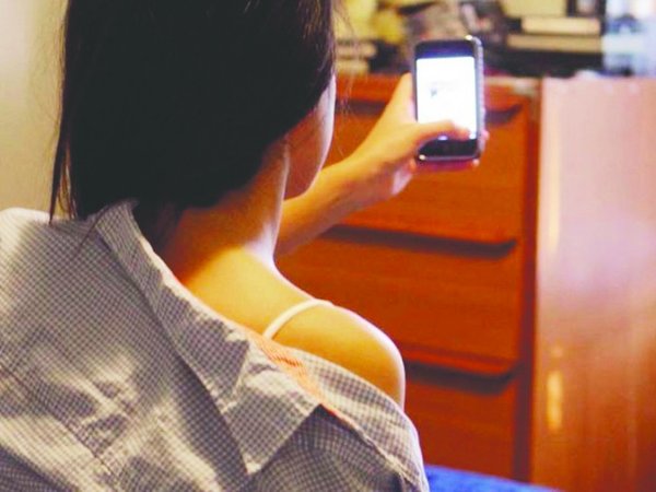 Trabajadora sexual acusada de extorsión por un cliente