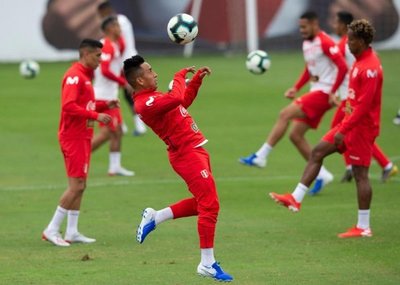 Perú prepara cerrojo defensivo para la Copa - Deportes - ABC Color