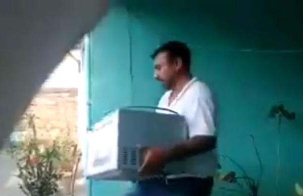Familiares roban pertenencias del difunto en pleno velorio - C9N