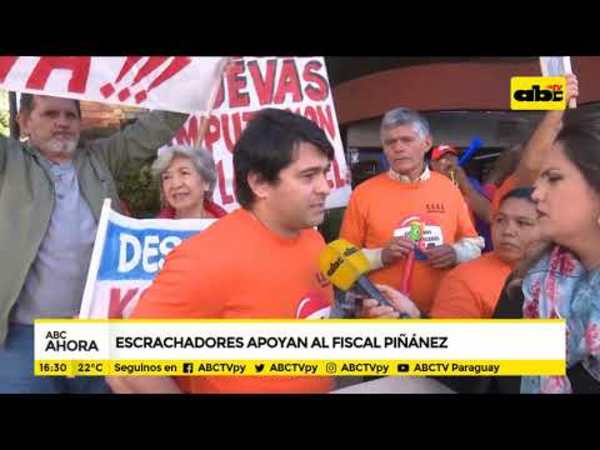 Escrachadores apoyan al fiscal Piñánez - Tv - ABC Color