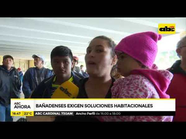 Bañadenses exigen soluciones habitacionales - Tv - ABC Color