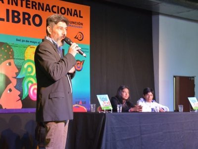 Lanzan primer libro del fútbol paraguayo dirigido a niños