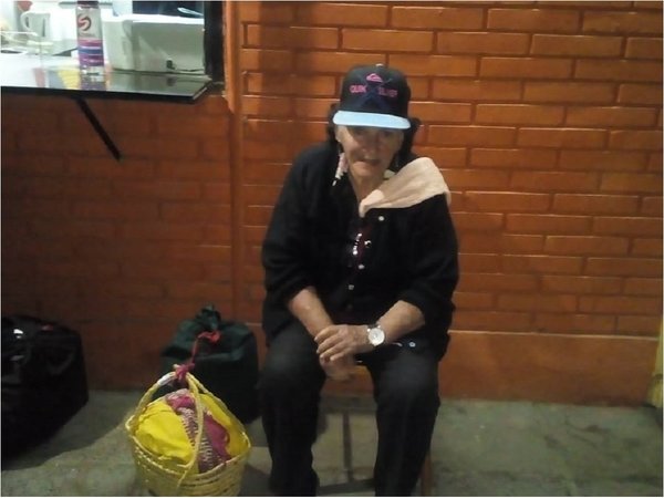 Buscan a familiares de una mujer extraviada en José Falcón