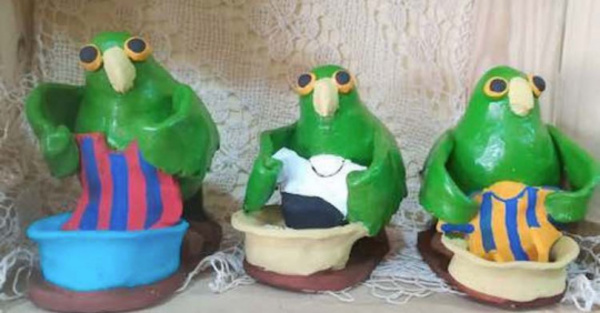 Artesanos ojapo unas figuras de los permiso’i