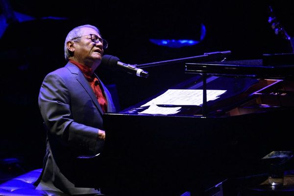 “Manzanero trae popurrí de sus más grandes éxitos”