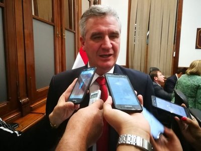 Senadores de Añetete suspenden reunión a pedido del presidente - 730am - ABC Color