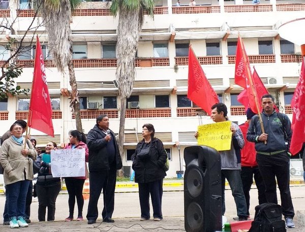 Plantean rebelarse por los “saqueos” del IPS - Edicion Impresa - ABC Color