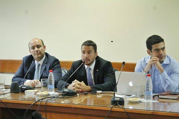 HOY / El oscuro proyecto de Peralta Vierci: gastará US$ 3 millones solo en marketing