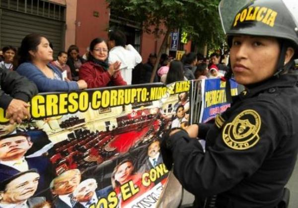 Congreso peruano reanuda debate que puede desembocar en su disolución | .::Agencia IP::.