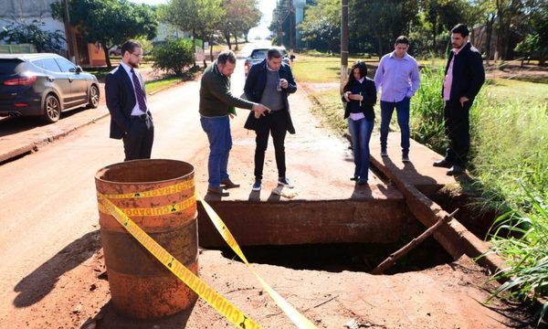 Proyectan reparación de puente y nuevos empedrados