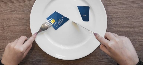 HOY / Fin de semana sin crédito: restaurantes no aceptarán pagos con tarjetas